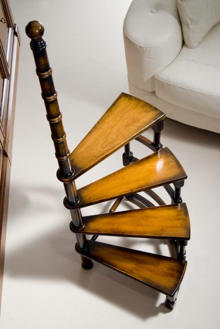 31.02 - Scaletta a chiocciola ornamentale - immagine 3