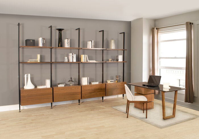 60.40 - Libreria con sostegno metallico e elementi in Noce Canaletto