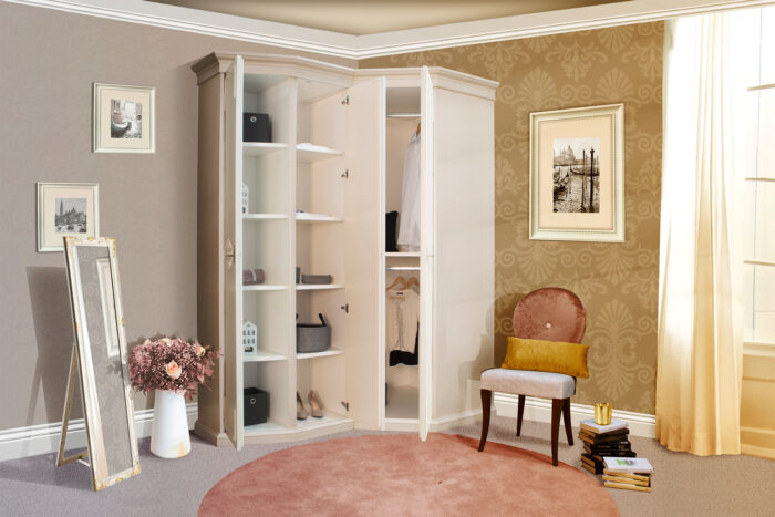 17.27 - Armadio ad angolo con intagli decorativi - immagine 2