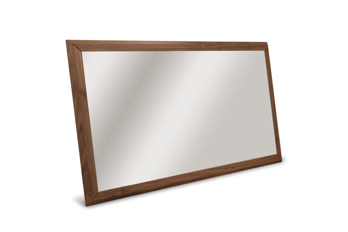10.71 - Specchio rettangolare con elegante cornice in legno di Noce Canaletto.