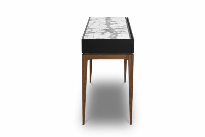 18.66 - Consolle con gambe e basamento in legno di Noce Canaletto, parte superiore laccato a contrasto, impreziosita con un elegante top Gres, tre cassetti con guida ammortizzata. - immagine 2