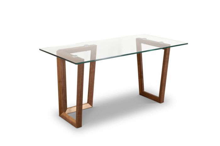 21.60 - Scrivania con struttura in legno di Noce Canaletto, Il top in vetro gli conferisce leggerezza e eleganza.