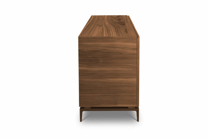 23.210 - Credenza in legno di Noce Canaletto a tre porte con raffinata fiammatura orizzontale e obliqua. - immagine 2