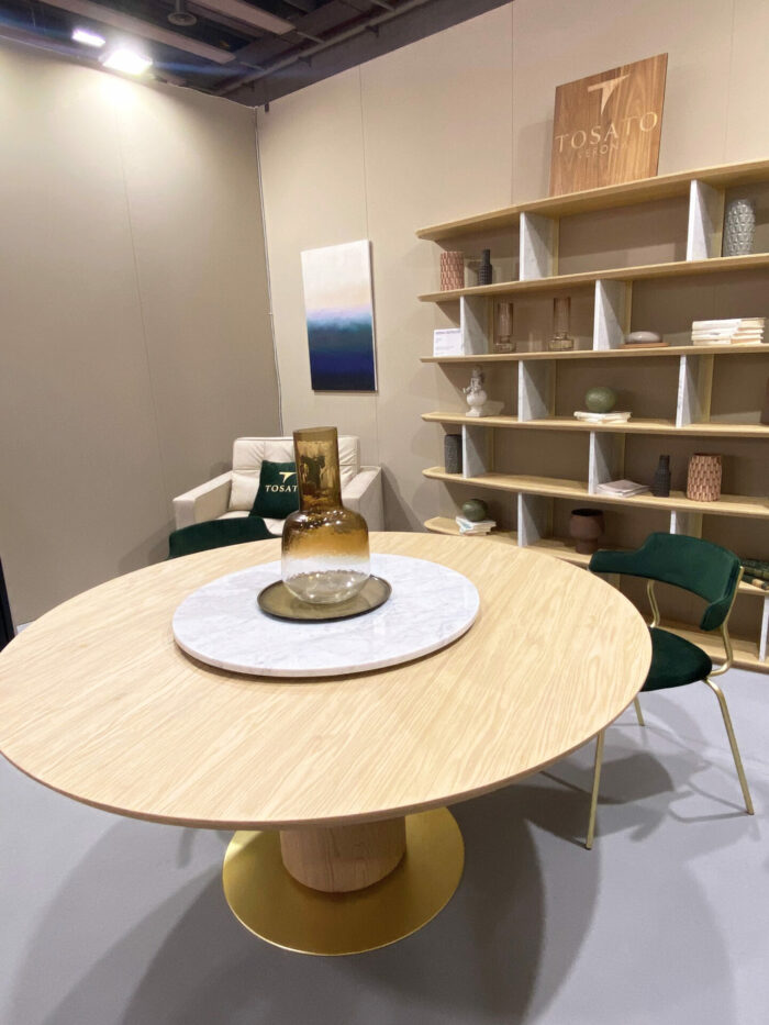24.38 -  Libreria in rovere con inserti in marmo carrara - immagine 4